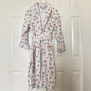 Djerf Avenue Robe Summer
Berries